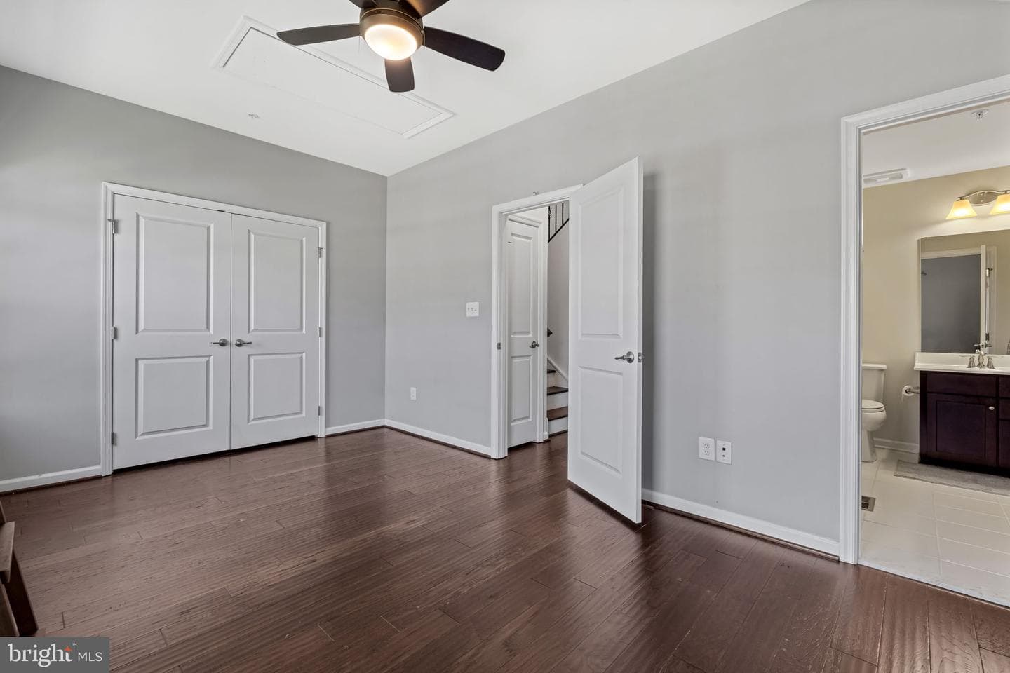4662 Hudson Street photo 31
