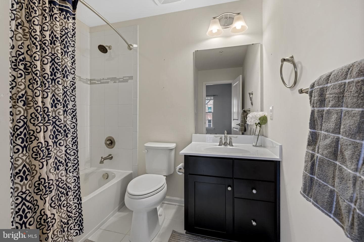 4662 Hudson Street photo 32