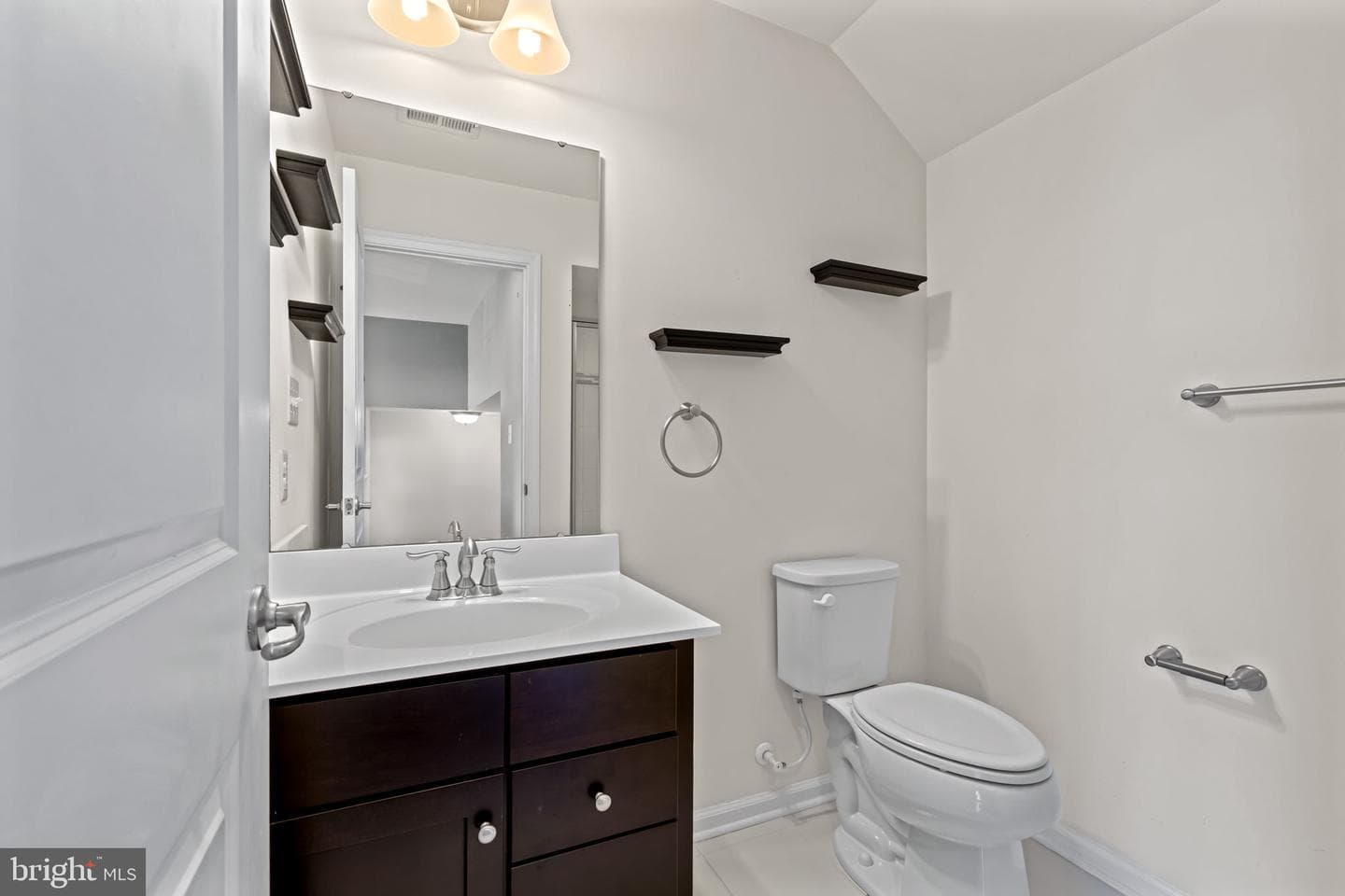 4662 Hudson Street photo 35