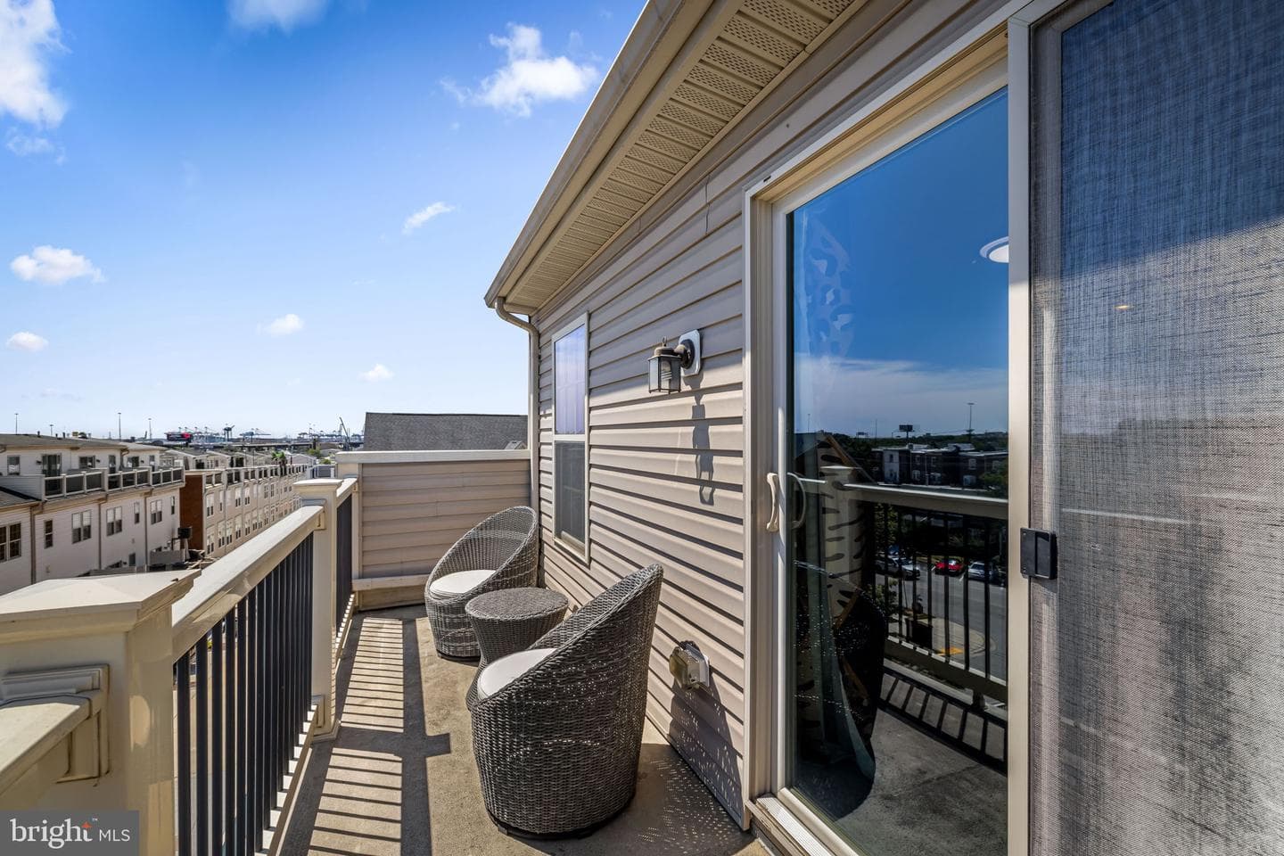 4662 Hudson Street photo 37