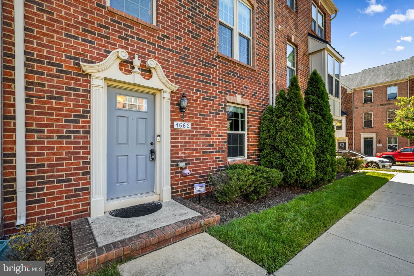 4662 Hudson Street photo 4