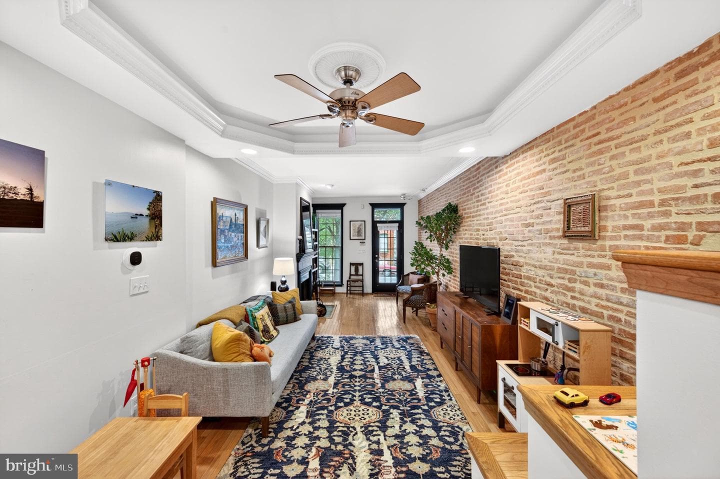 112 Fort Avenue E photo 11