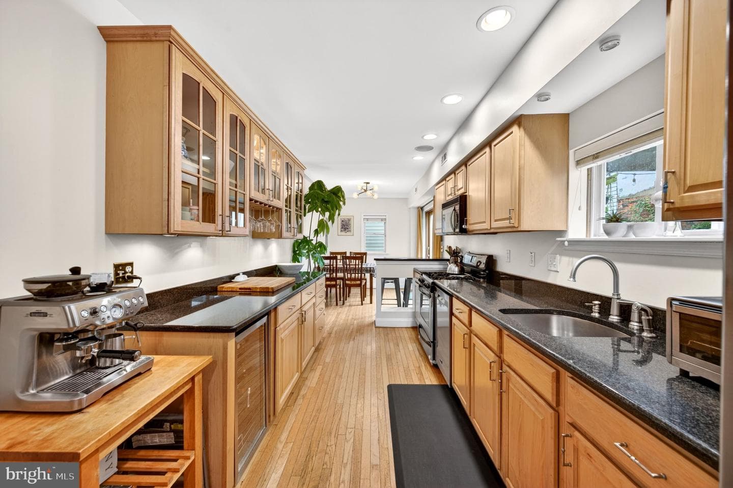 112 Fort Avenue E photo 14