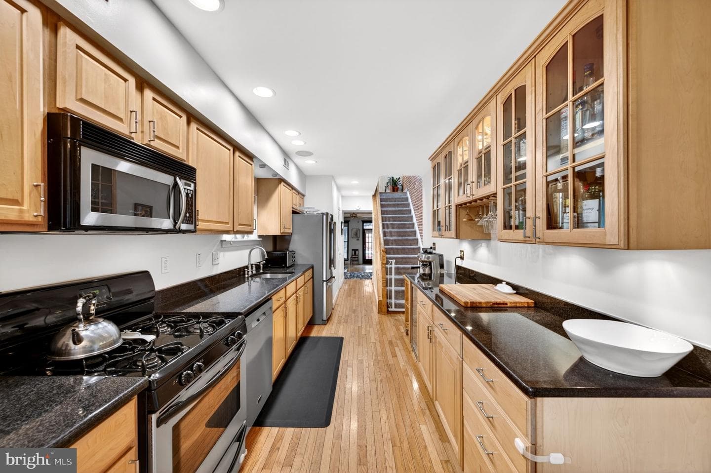 112 Fort Avenue E photo 17
