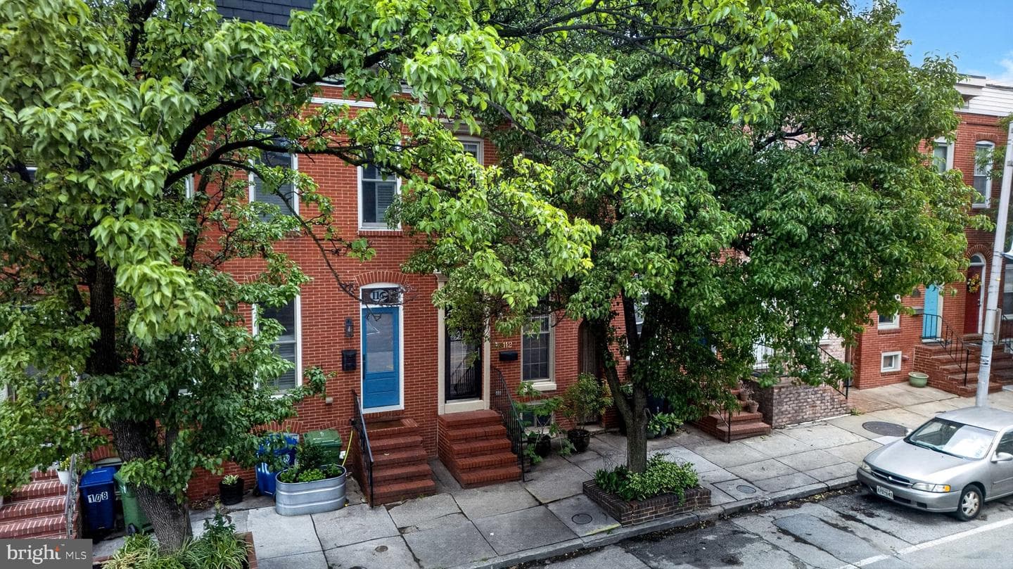112 Fort Avenue E photo 2