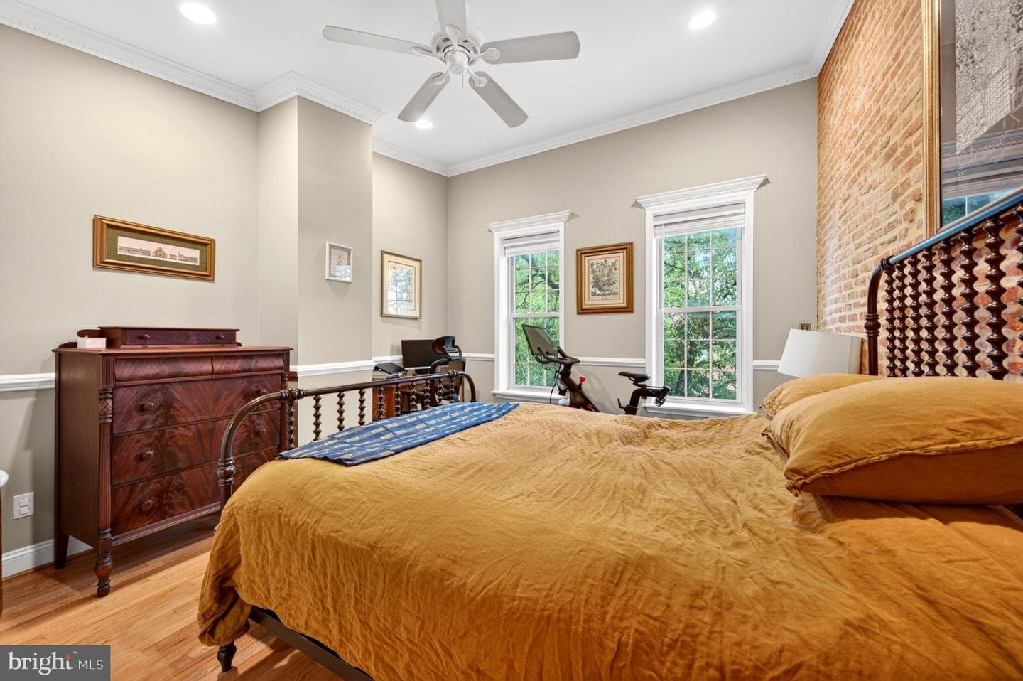 112 Fort Avenue E photo 23