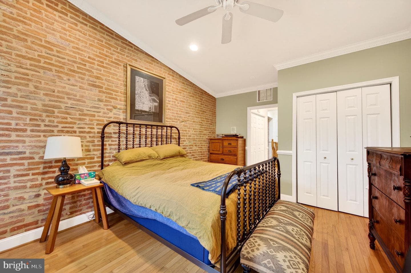 112 Fort Avenue E photo 25