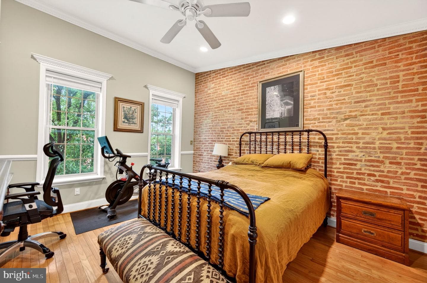 112 Fort Avenue E photo 26