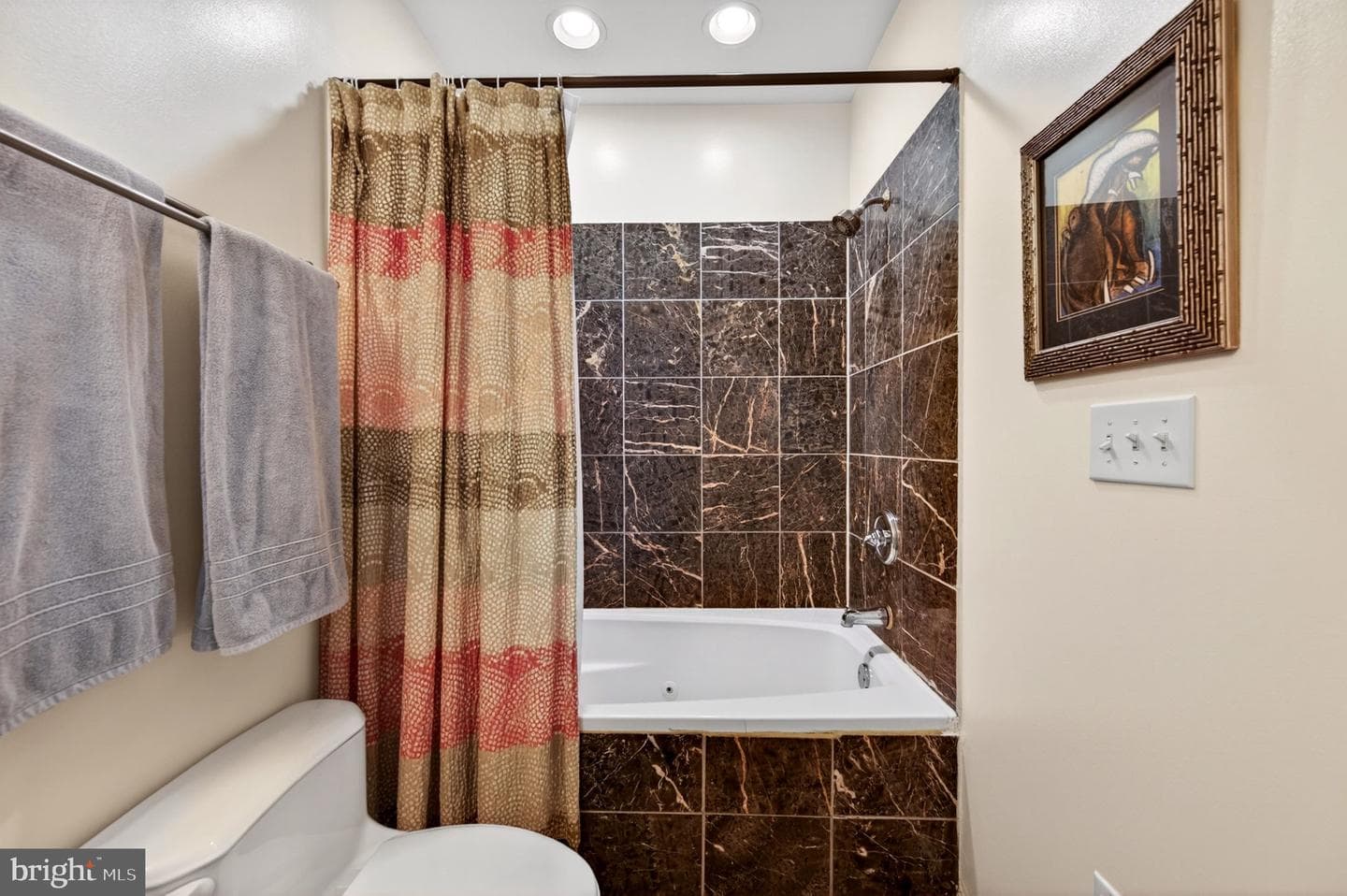 112 Fort Avenue E photo 28