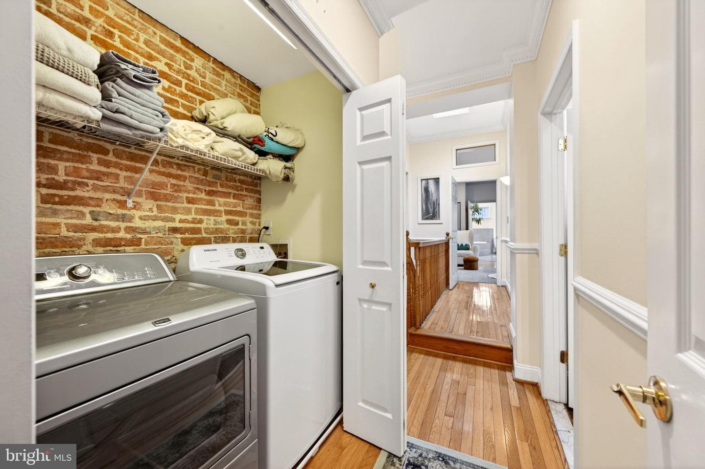 112 Fort Avenue E photo 30
