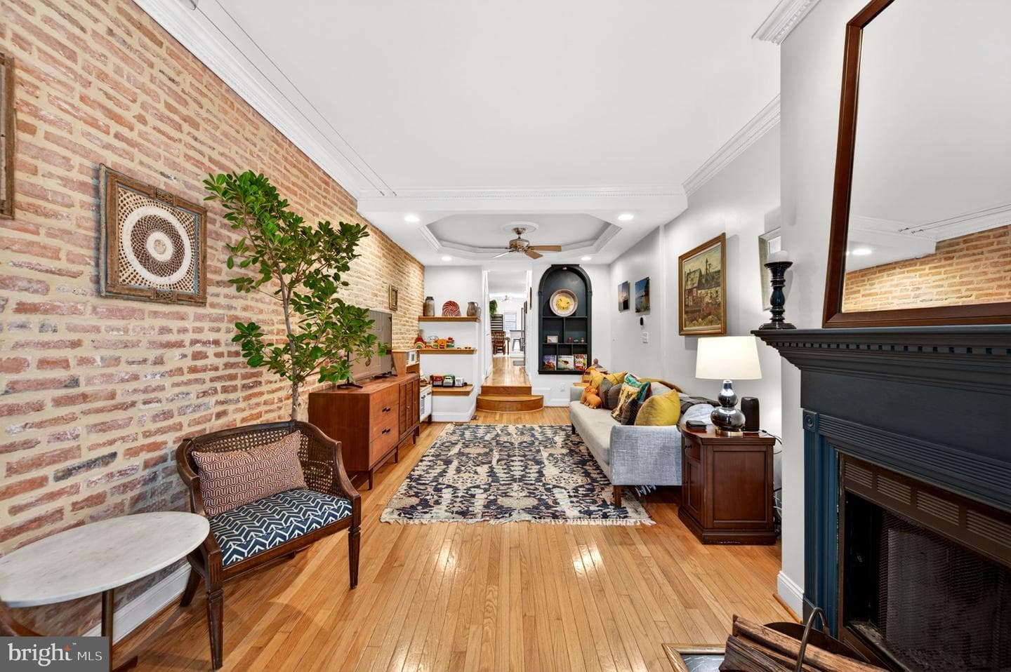 112 Fort Avenue E photo 6