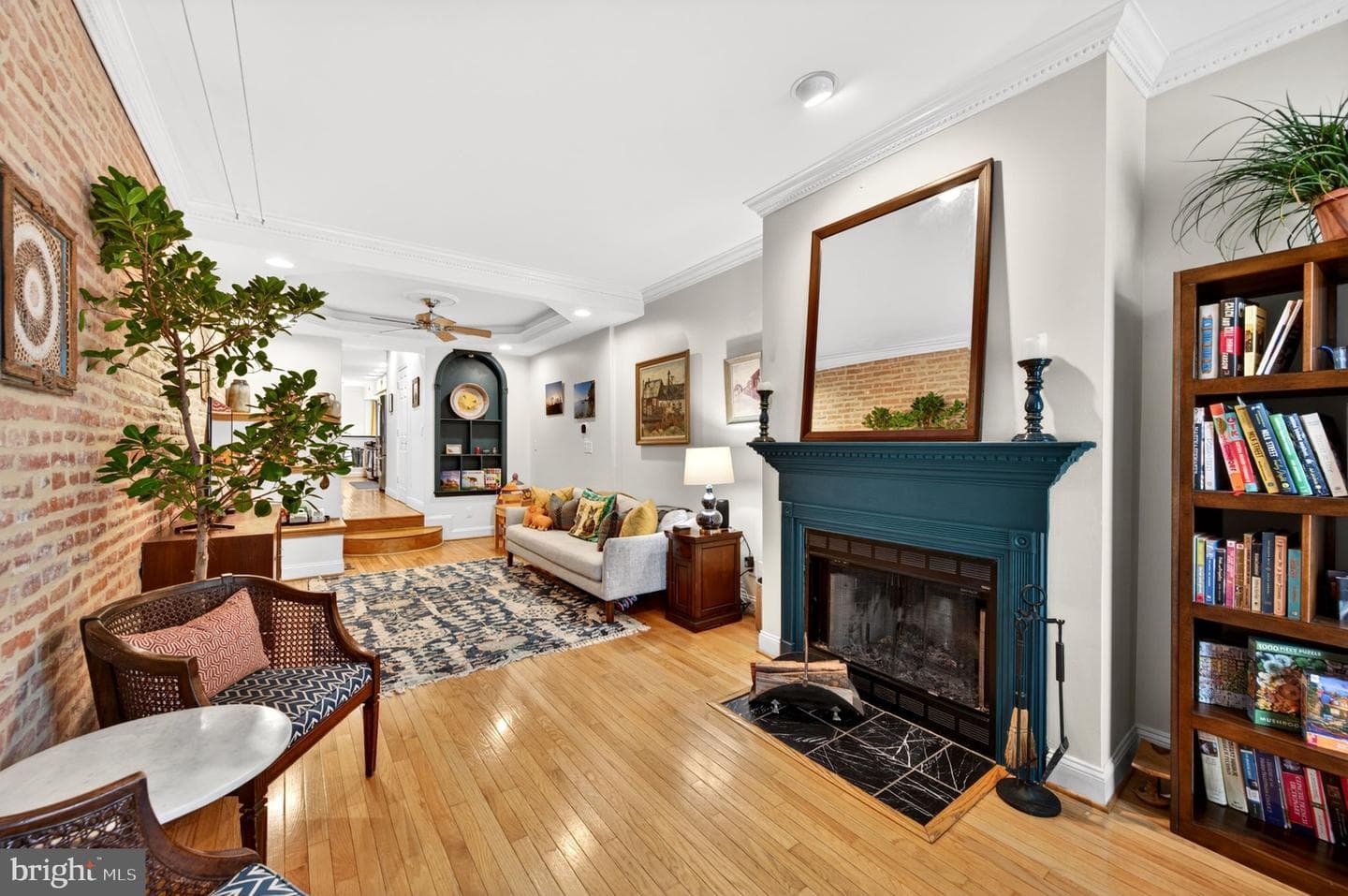 112 Fort Avenue E photo 8