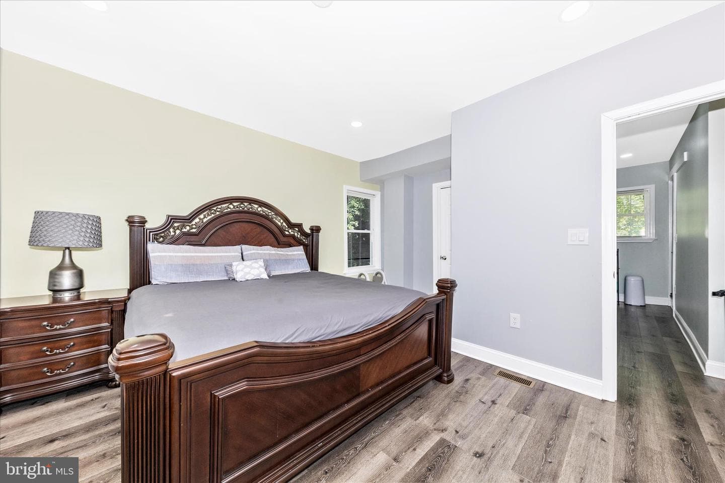 3606 W Rogers Avenue photo 23