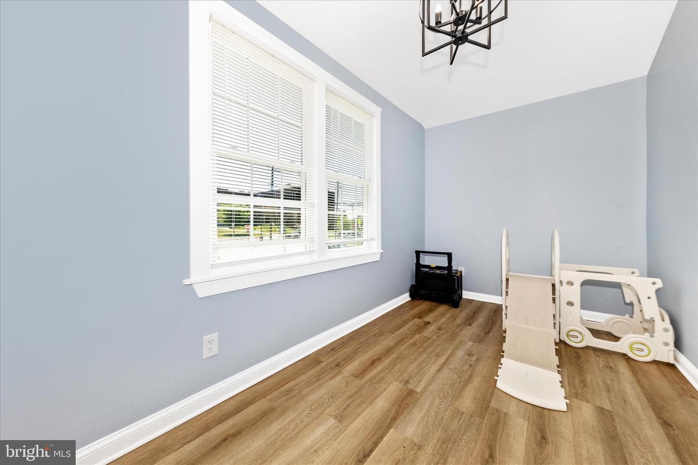 3606 W Rogers Avenue photo 7