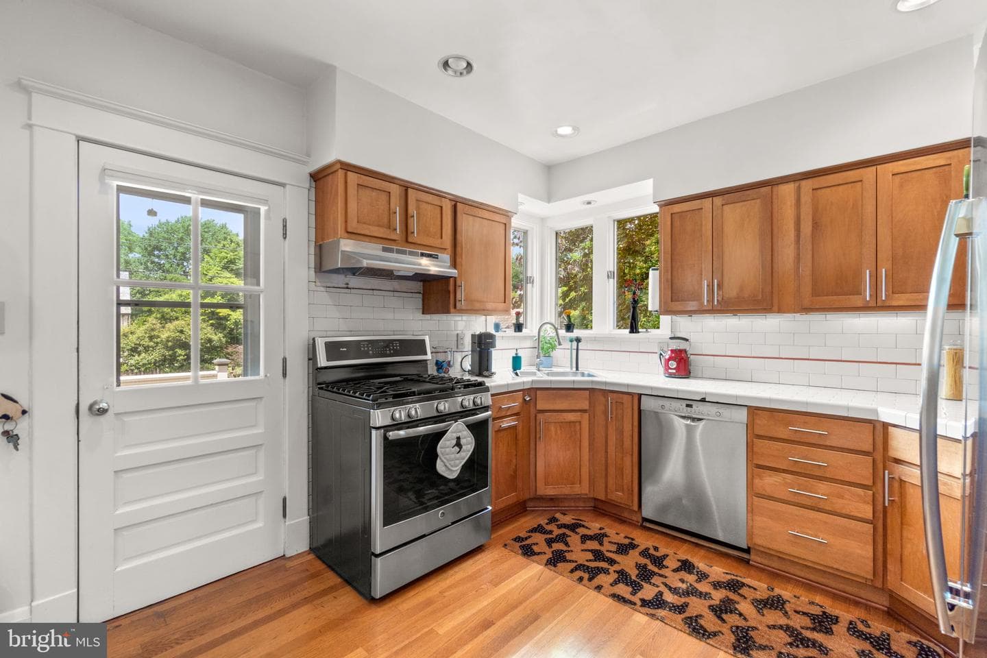 322 Saint Dunstans Road photo 13