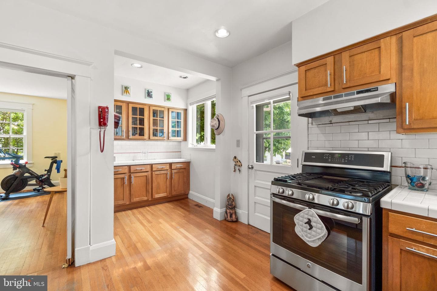 322 Saint Dunstans Road photo 15
