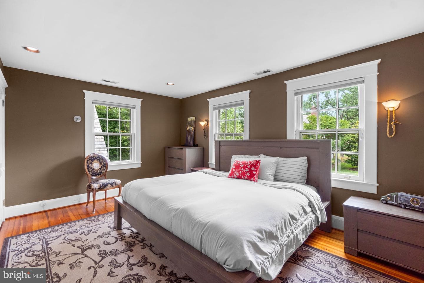 322 Saint Dunstans Road photo 17