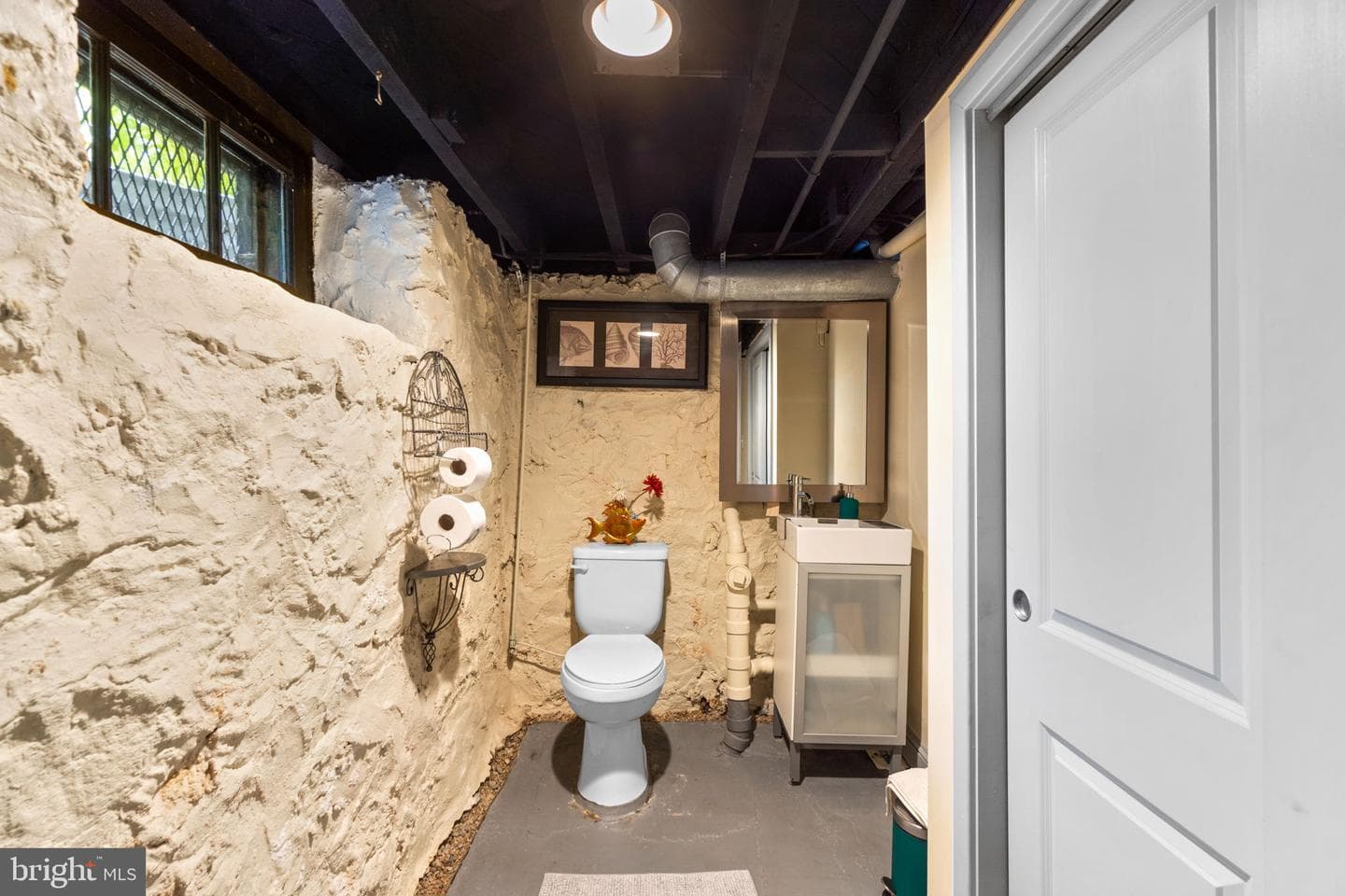 322 Saint Dunstans Road photo 29