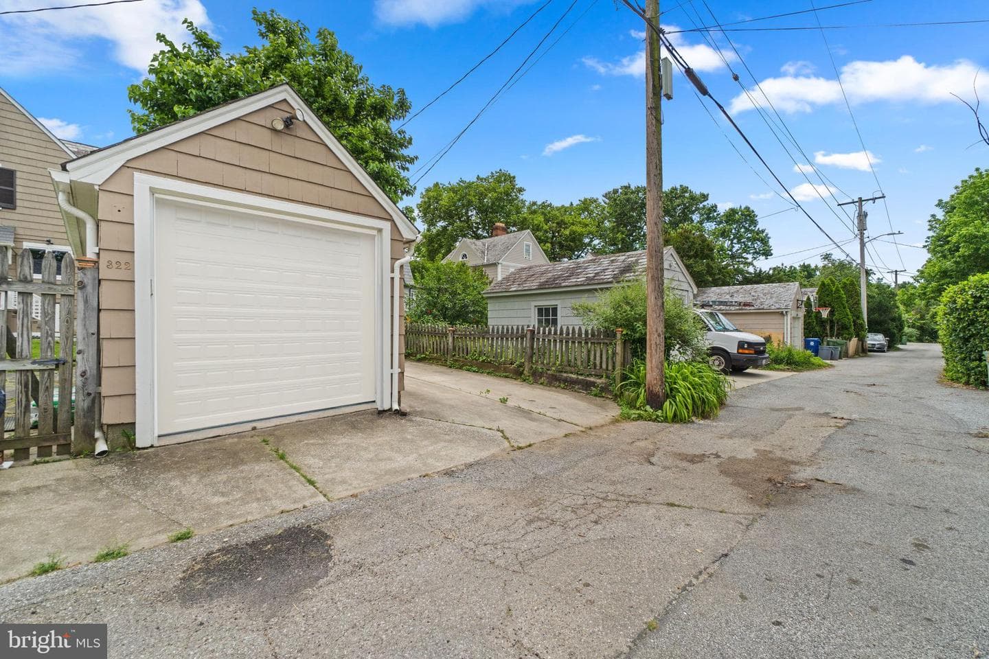 322 Saint Dunstans Road photo 35