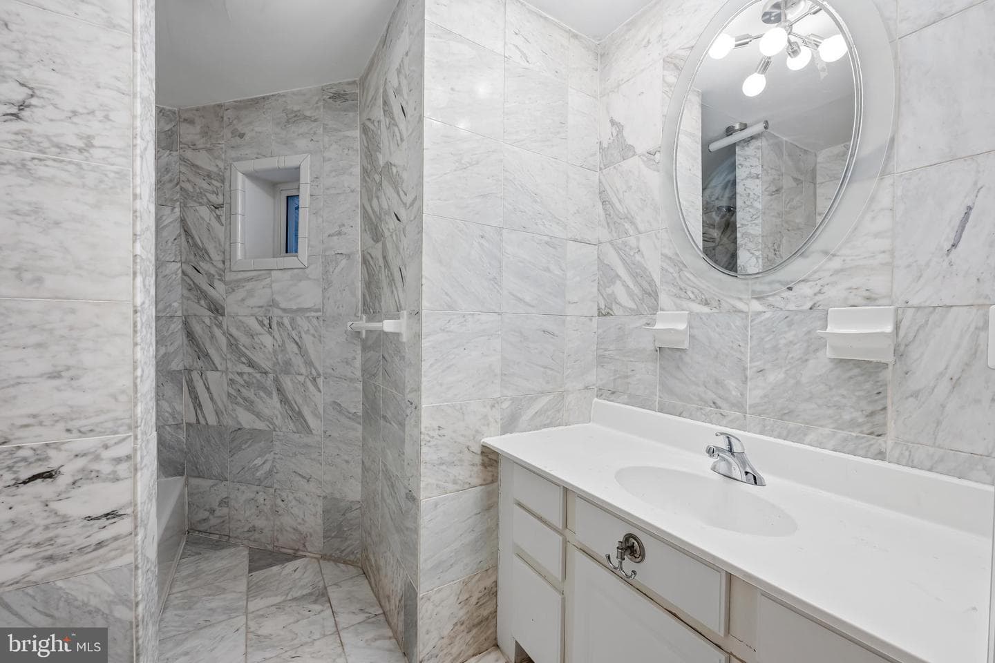 2024 Park Avenue photo 19