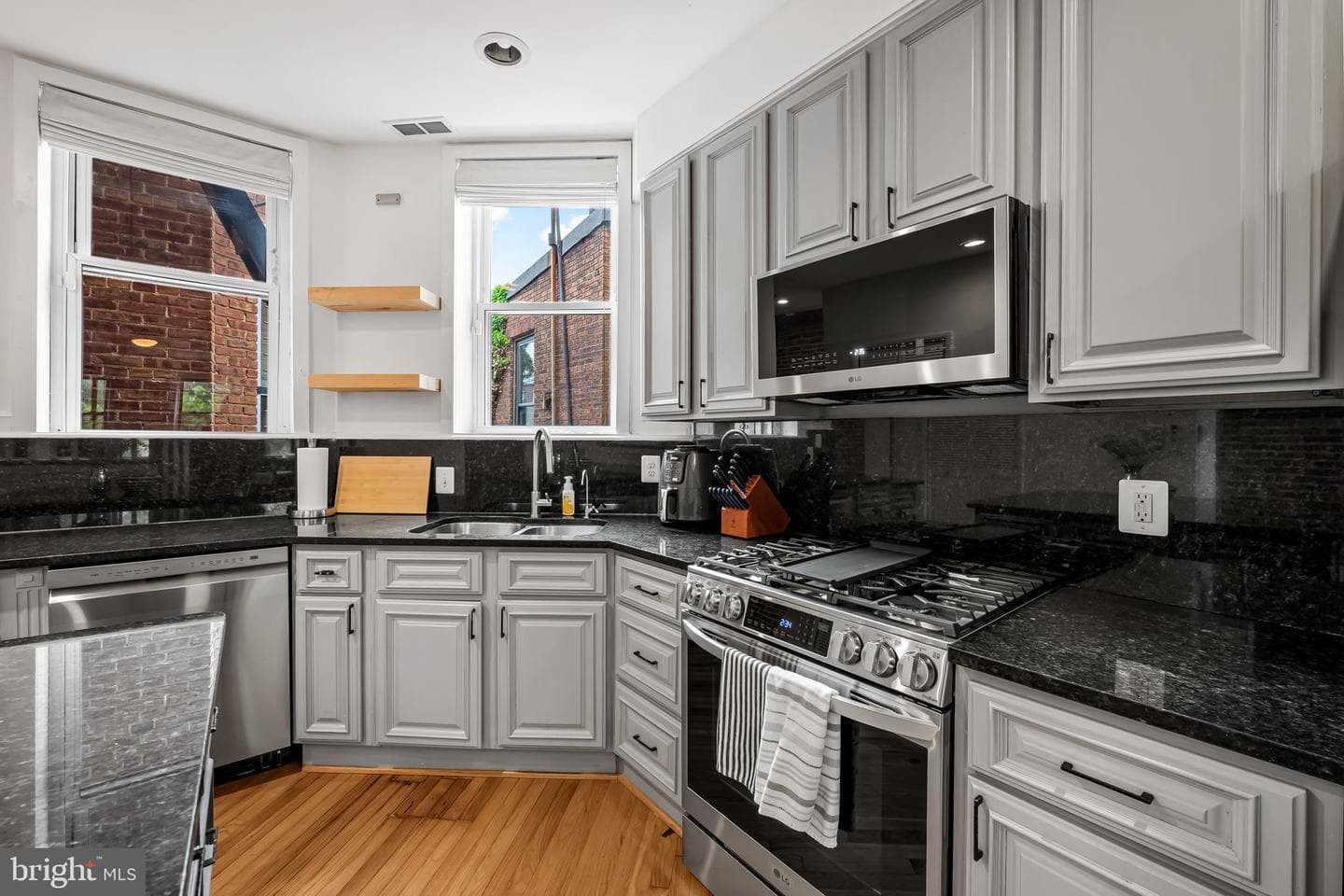 2024 Park Avenue photo 35