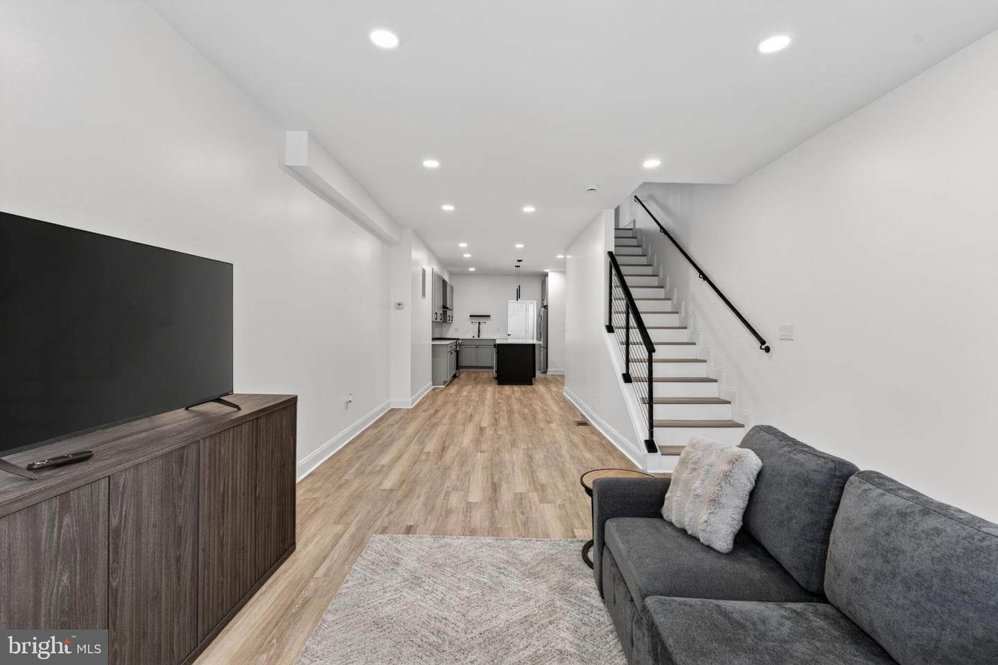 712 N Luzerne Avenue photo 9