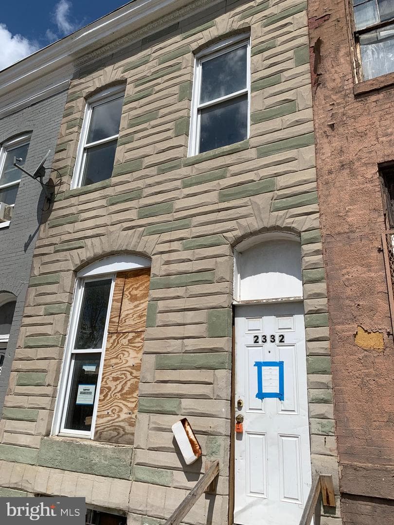 2332 W Baltimore Street photo 1