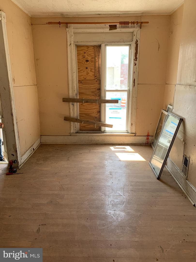 2332 W Baltimore Street photo 2