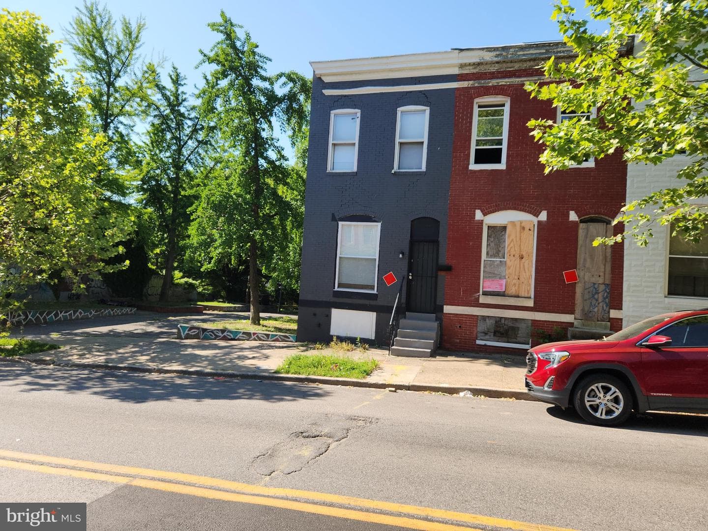 2557 W Baltimore Street photo 3
