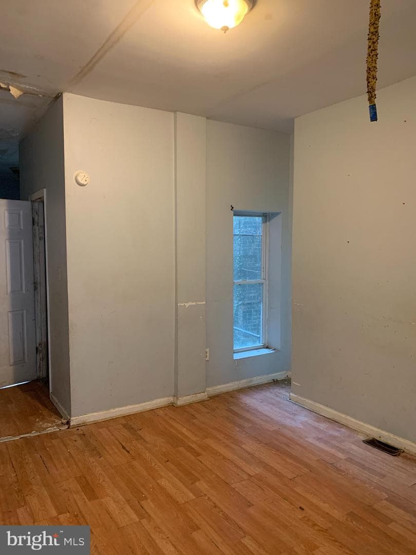 2511 W Baltimore Street photo 5