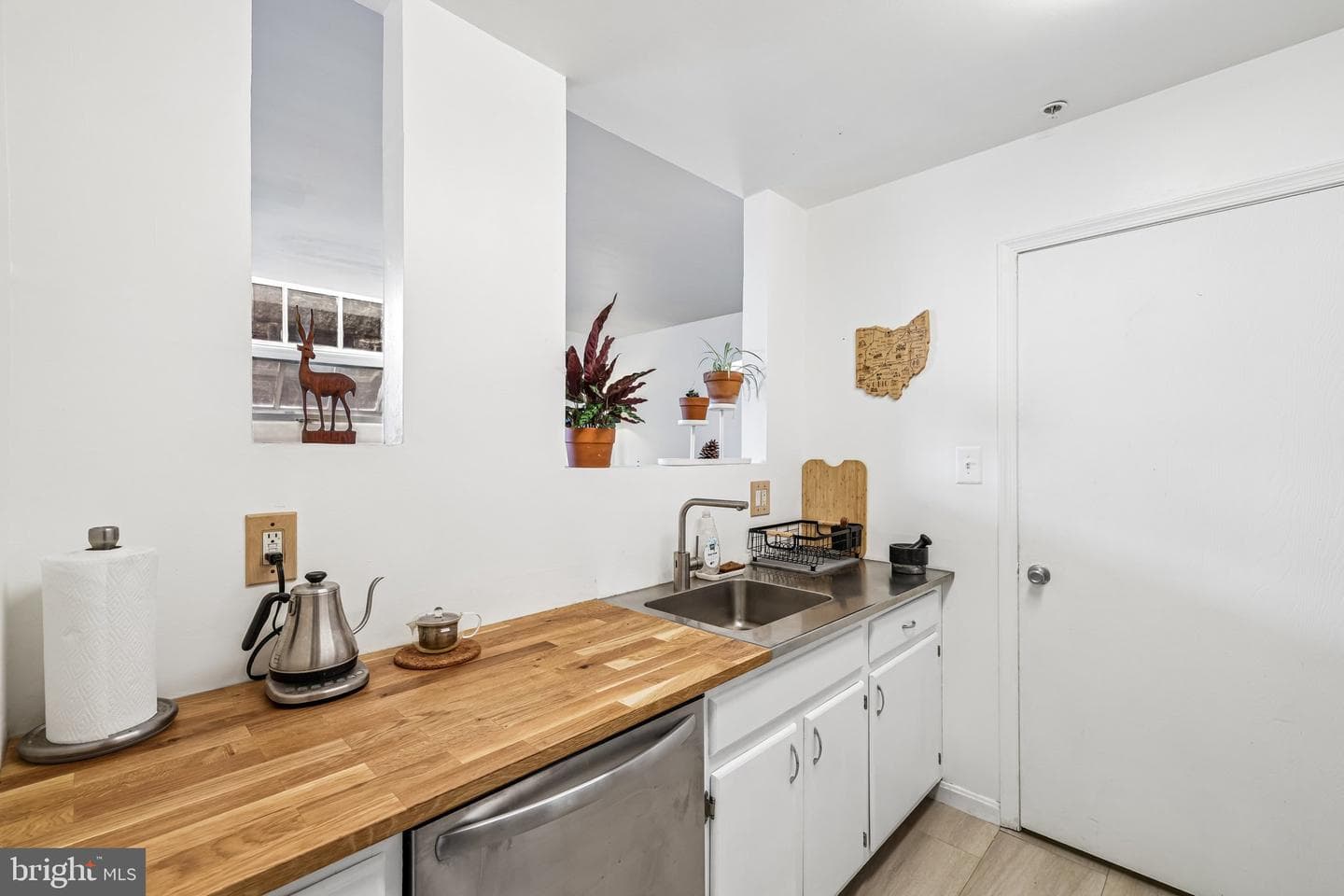 1714 Park Avenue #204 photo 9