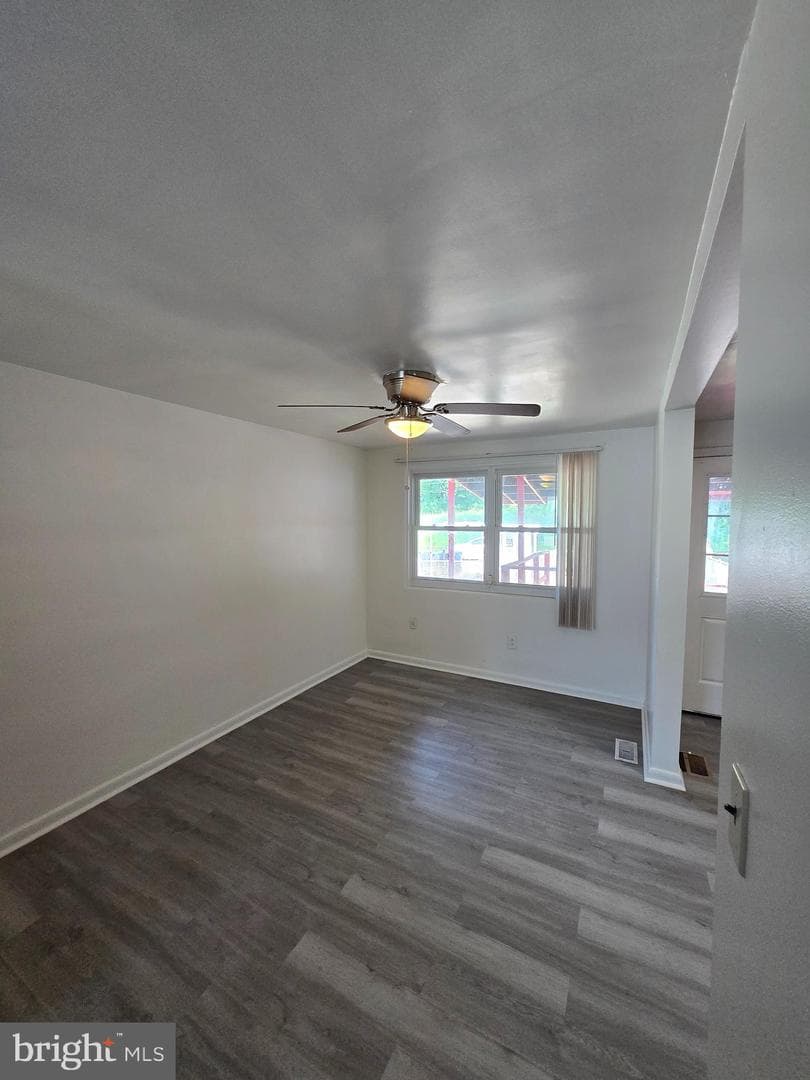 5643 Kavon Avenue photo 2