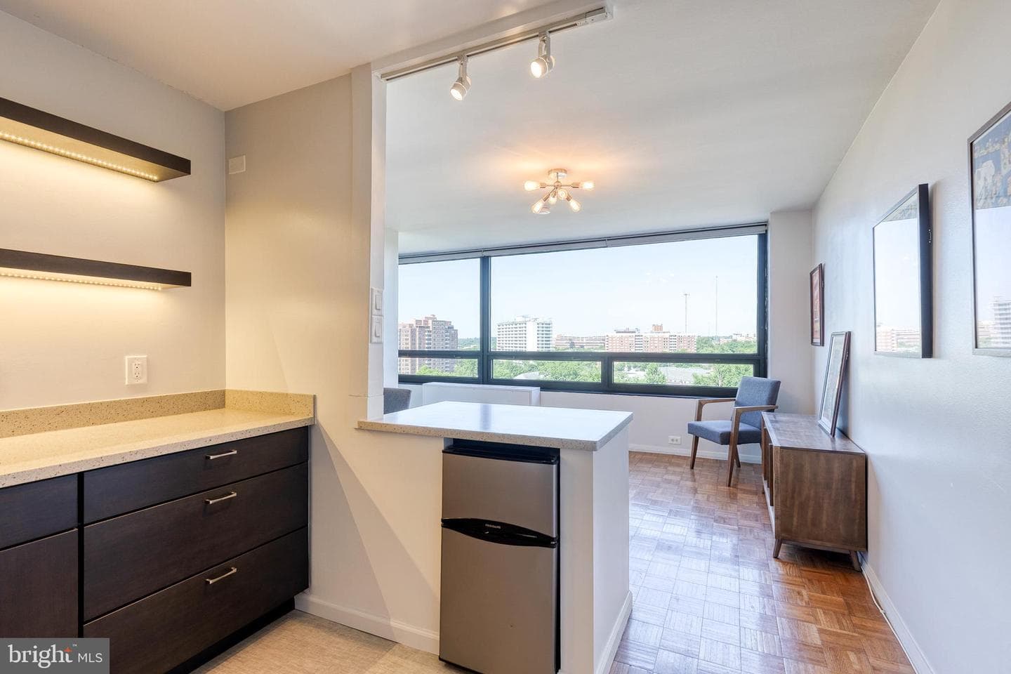 4000 N Charles Street #807 photo 10