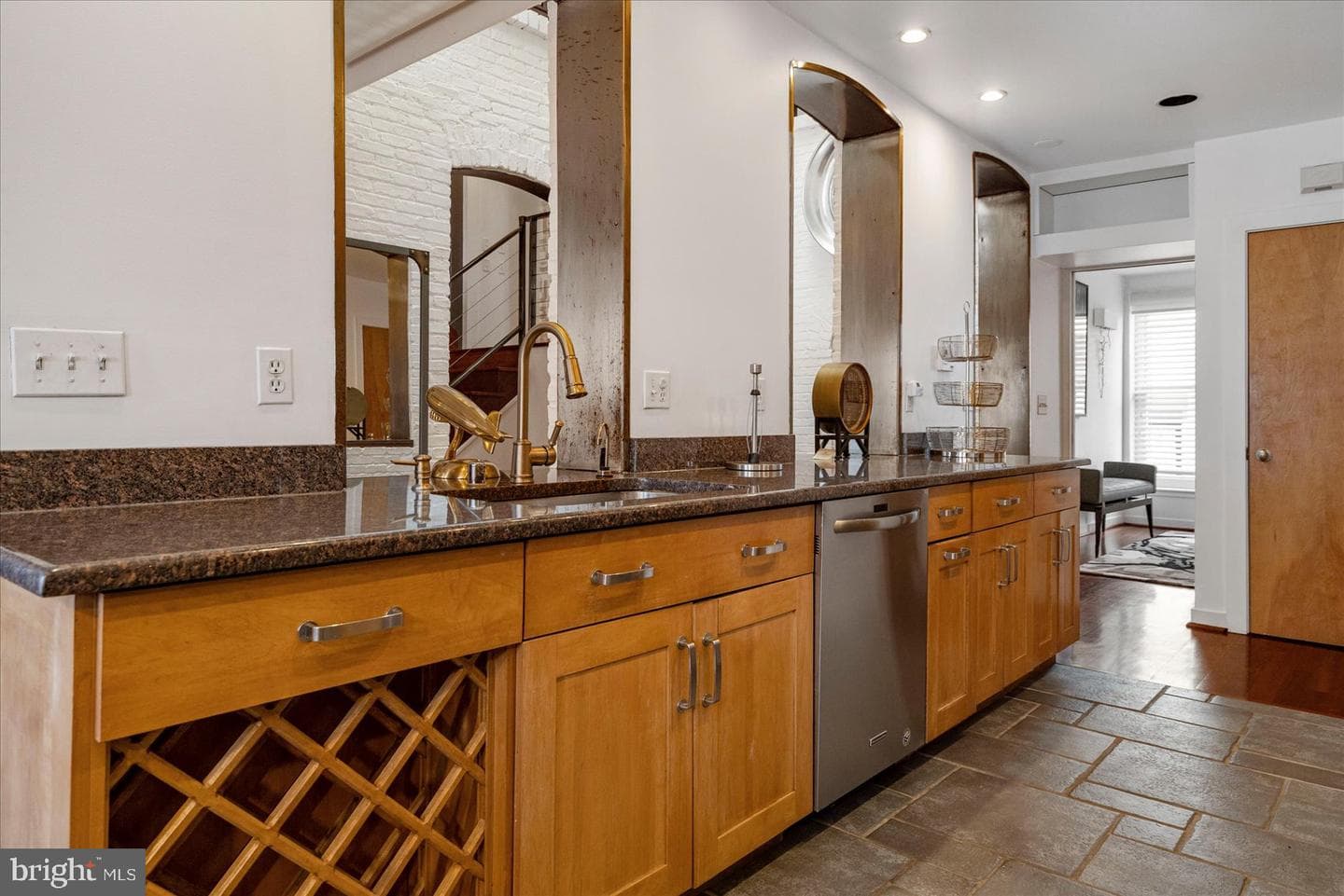 2125 Cambridge photo 12