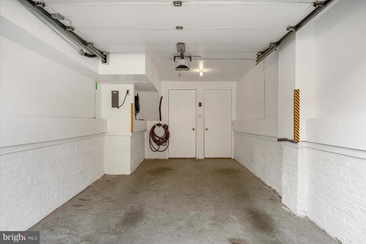 2125 Cambridge photo 56