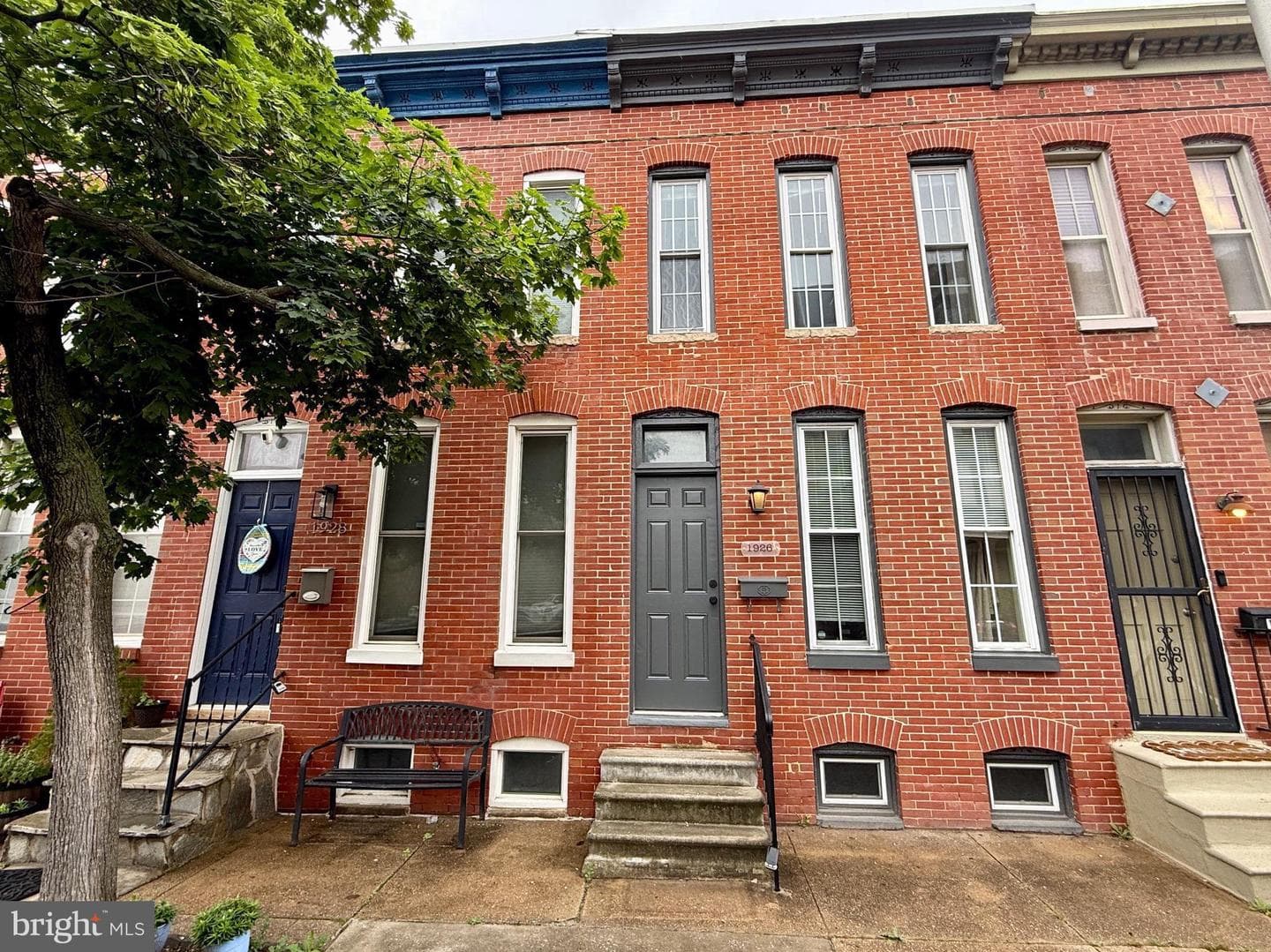 1926 Light St