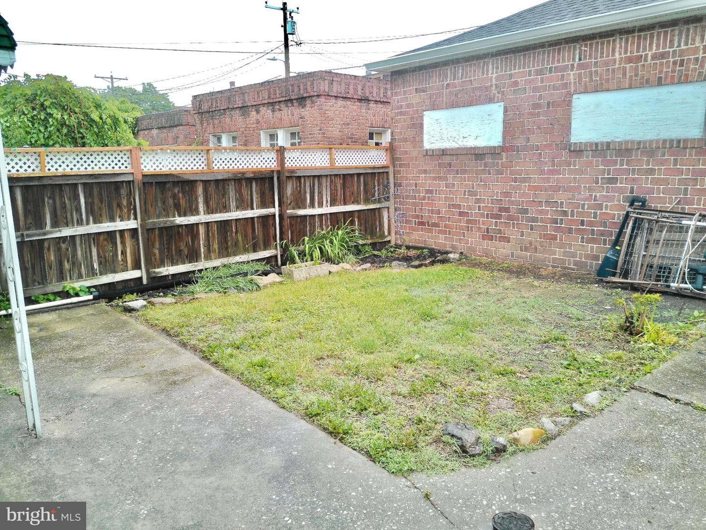 1917 E 32nd Street photo 43