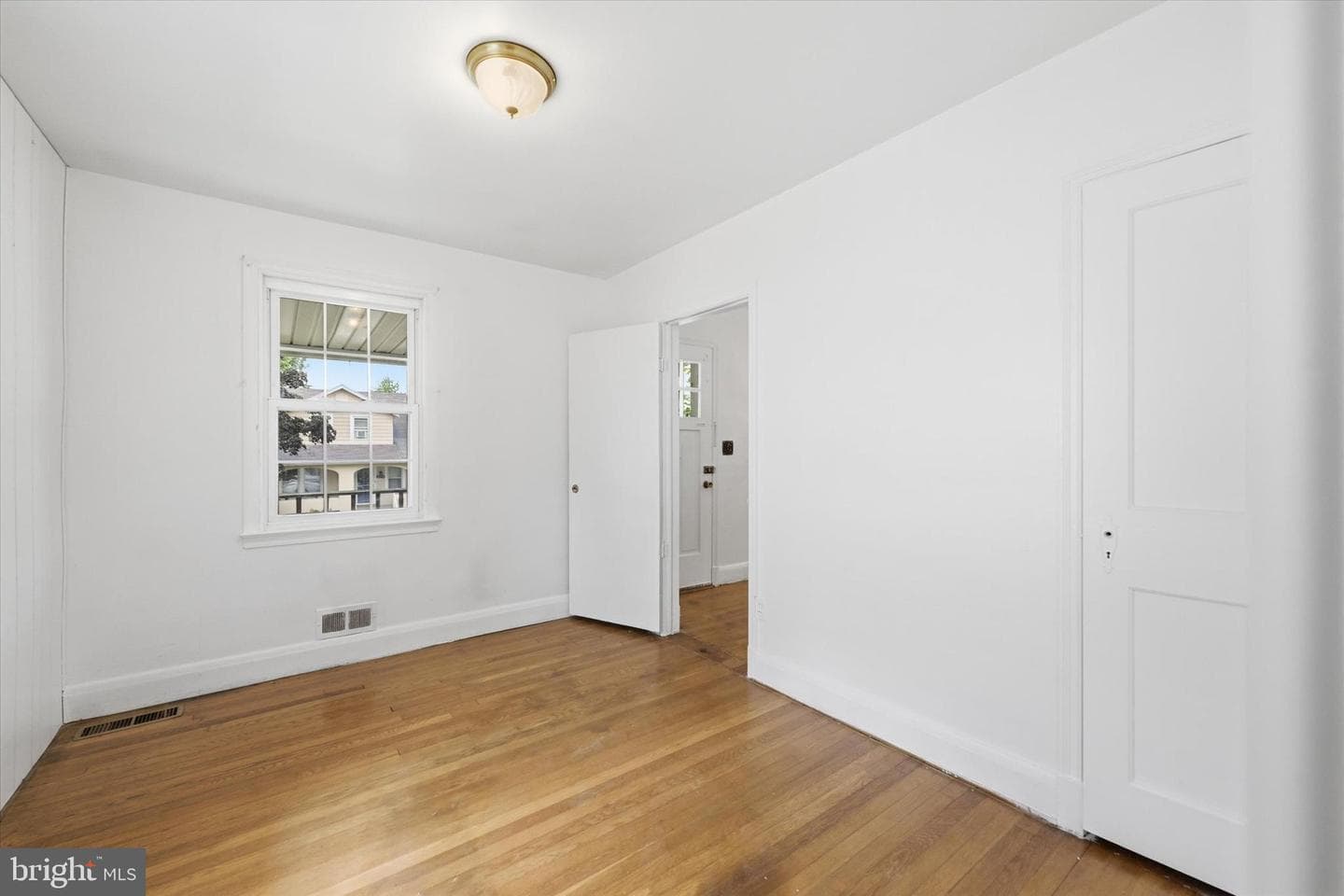 5409 Catalpha Road photo 13