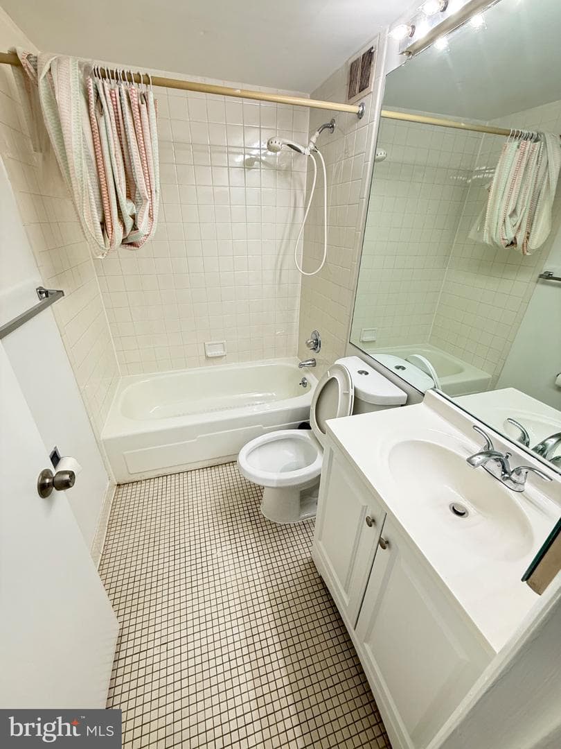 6711 Park Heights Avenue #207 photo 11