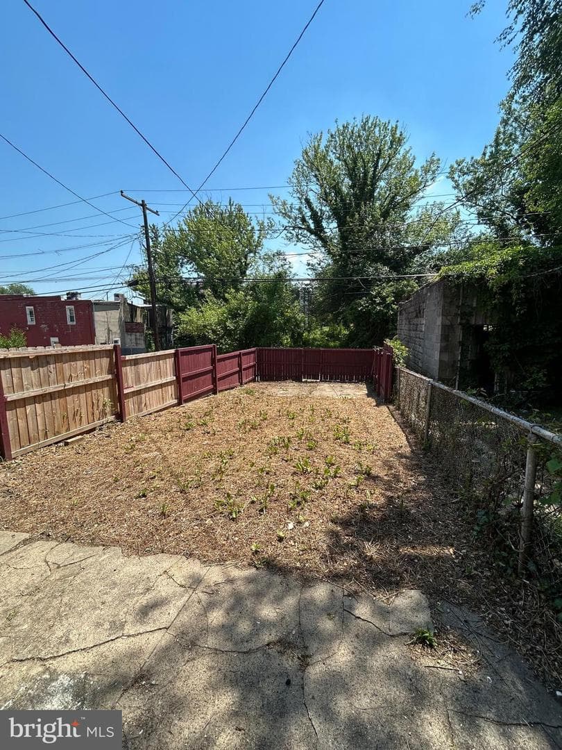2811 W Lafayette Avenue photo 26