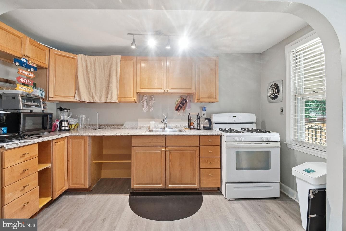 3644 Benson Avenue photo 11