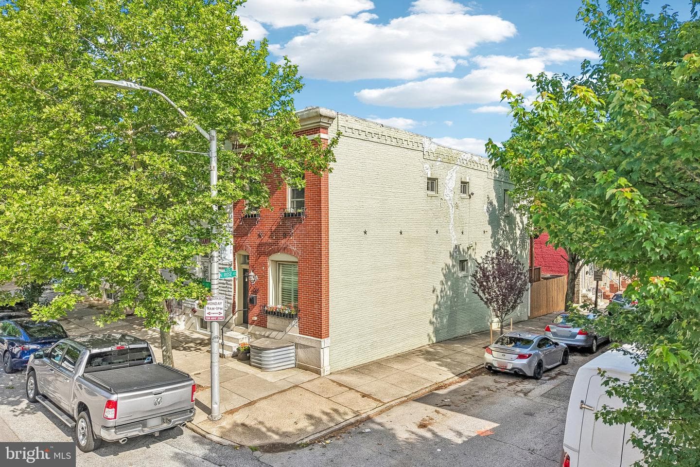 2506 E Fairmount Avenue photo 43