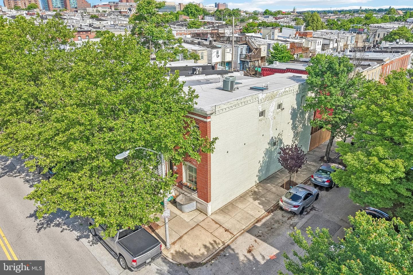2506 E Fairmount Avenue photo 46