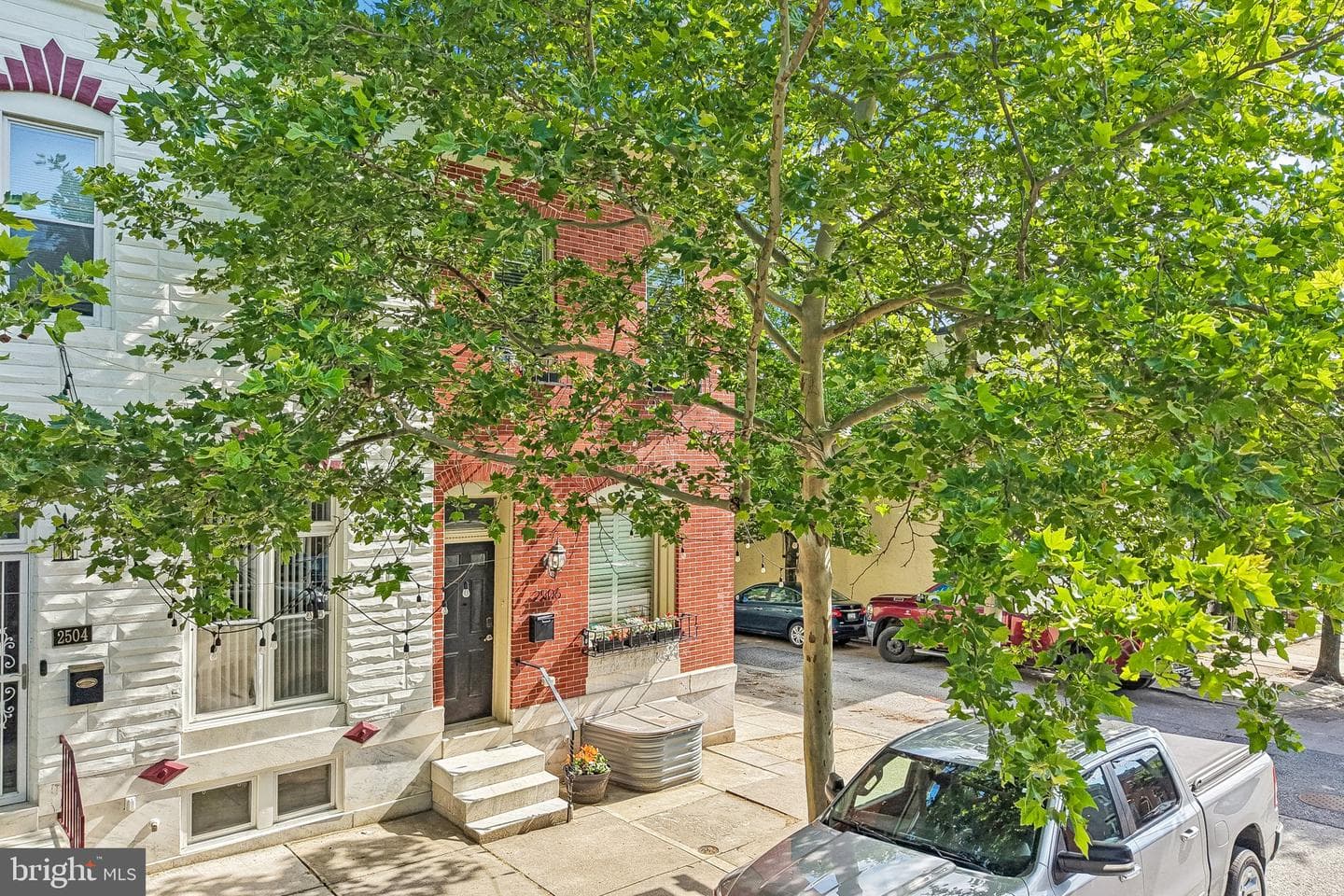 2506 E Fairmount Avenue photo 50