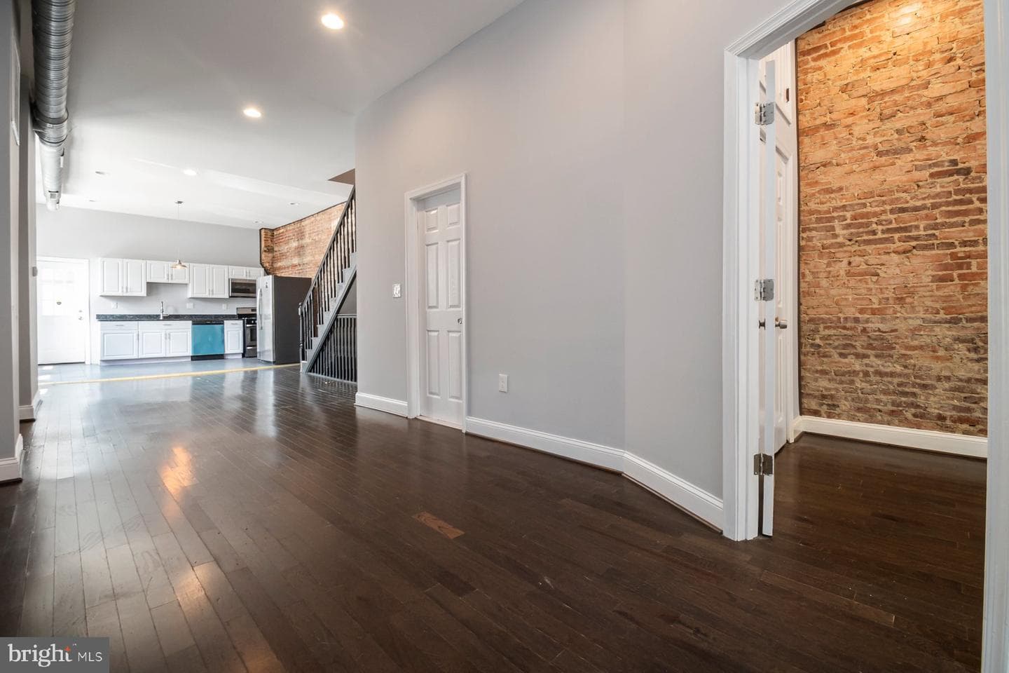 1210 Weldon Avenue photo 5