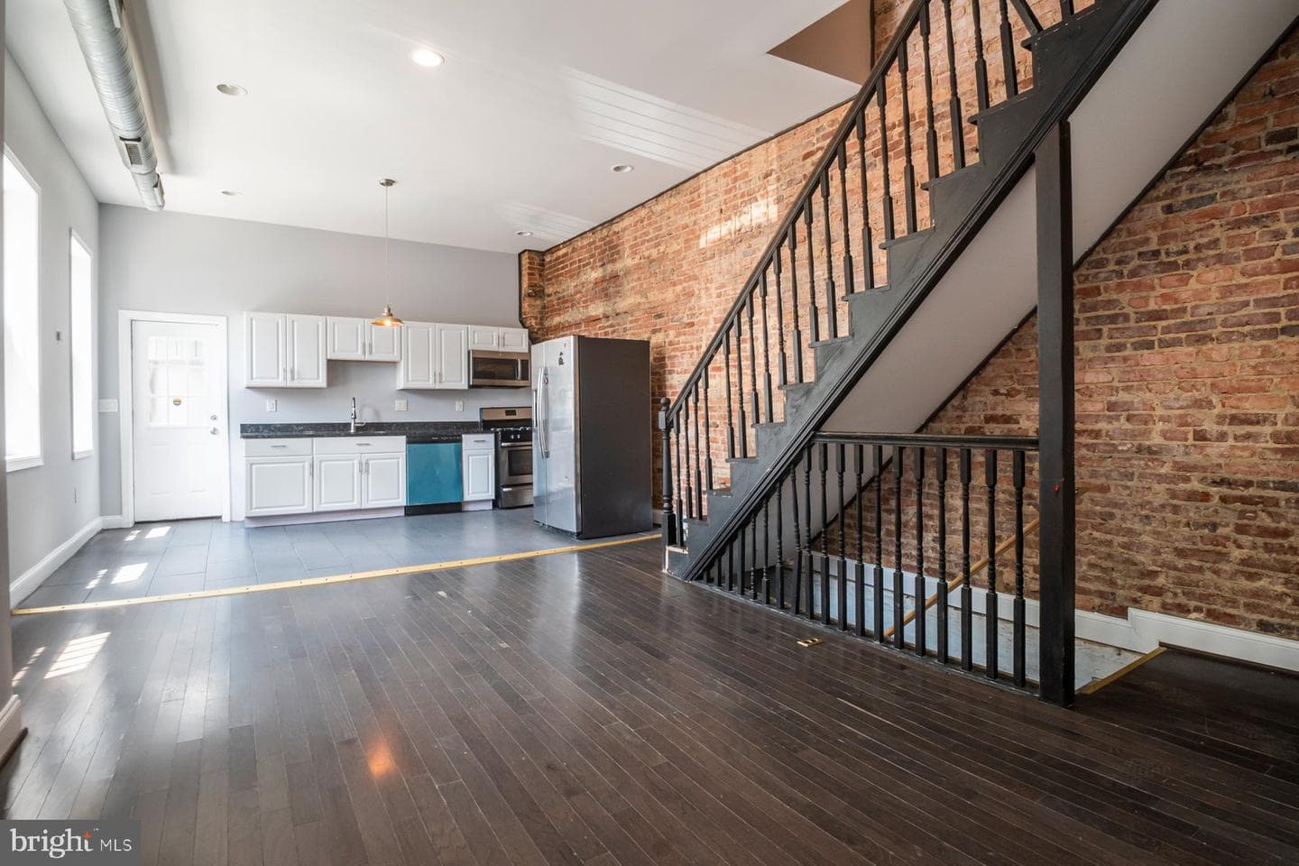 1210 Weldon Avenue photo 6