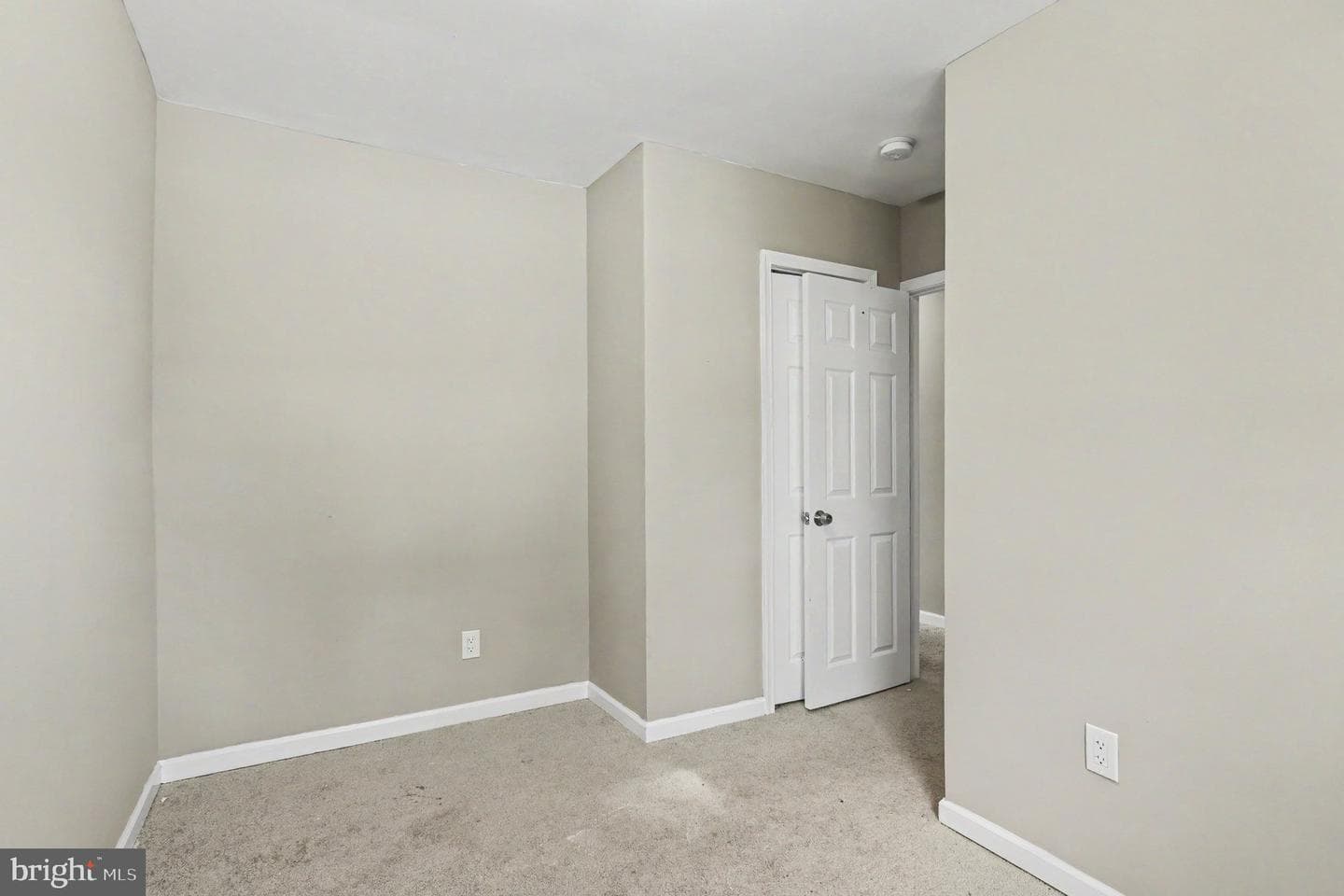 2642 Kennedy Avenue photo 12