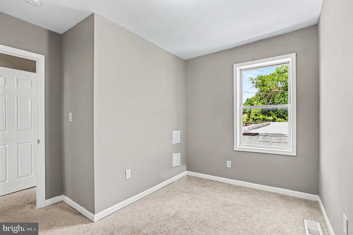 2642 Kennedy Avenue photo 13