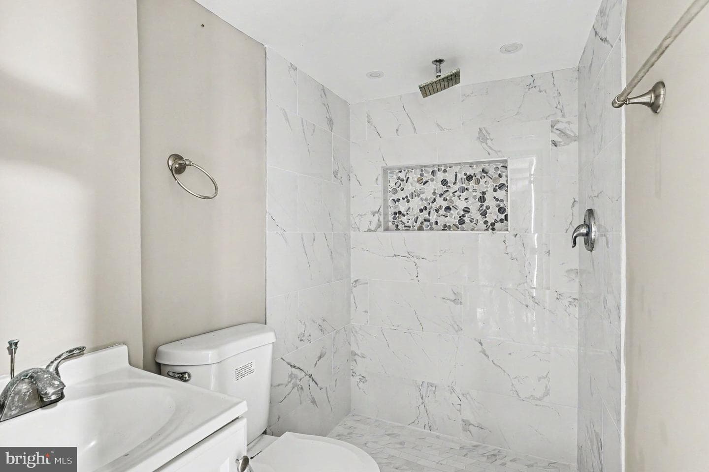 2642 Kennedy Avenue photo 15