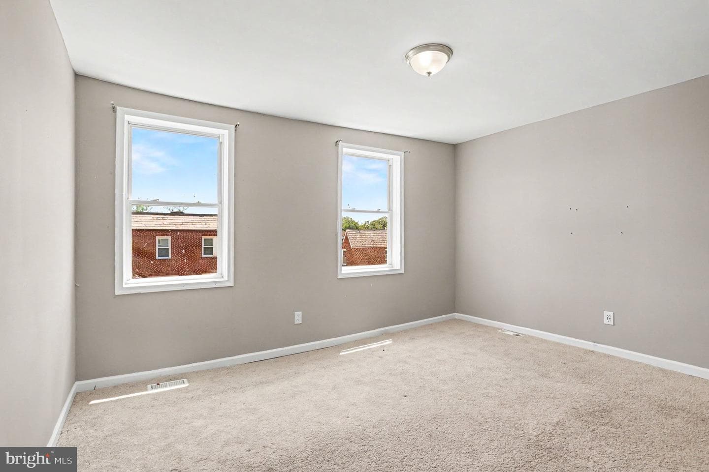 2642 Kennedy Avenue photo 8